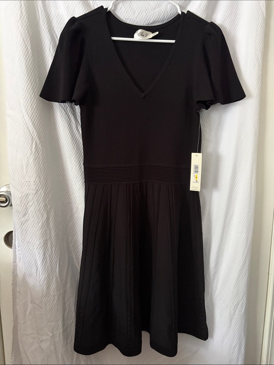 Eliza J Dresses & Skirts - NWT Eliza J High Quality Knit Style Black Midi Dress In Size Medium